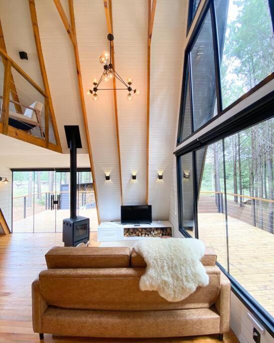 Alameda Black Chalet *