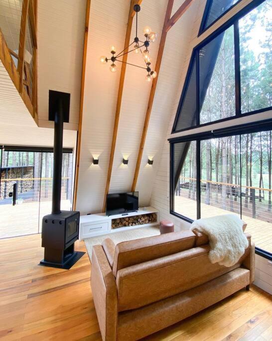 Alameda Black Chalet *